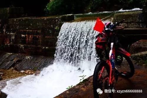 和王菲谈恋爱，是一种怎样的感受？梁龙的回答让人震撼